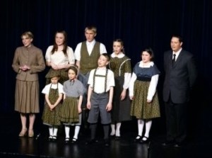 Maria, Captain and Children Singing Edelweiss